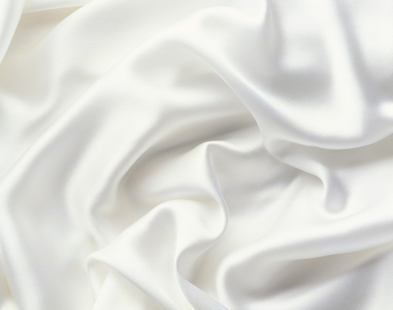 Wit satijn kussensloop