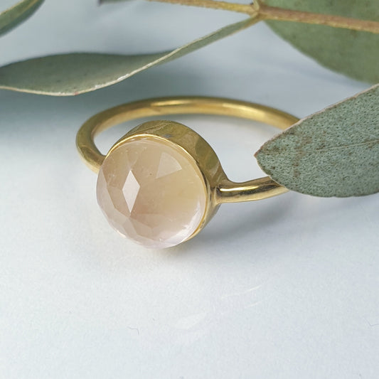 Rozenkwarts ring