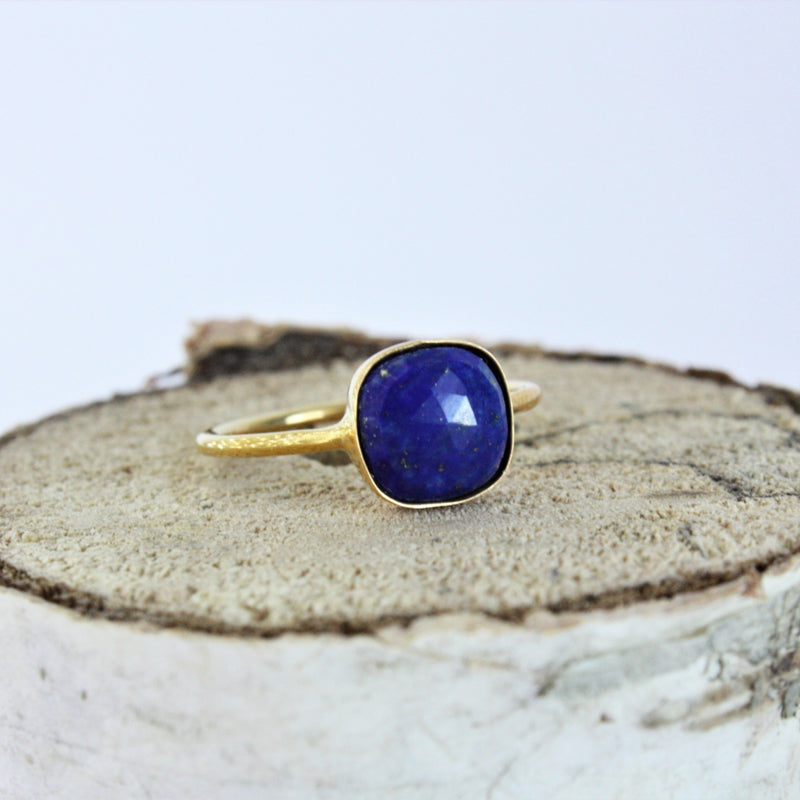 Lapis lazuli ring